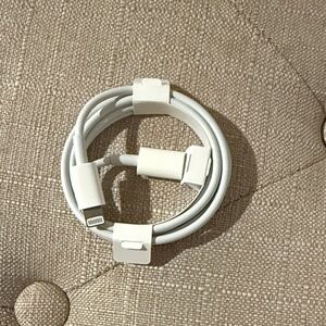 iphone/airpods max charger